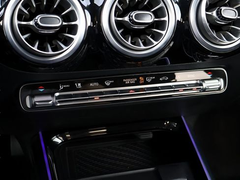 Certified 2025 Mercedes-Benz GLA 250 4MATIC image 25