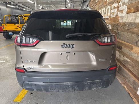 Used 2020 Jeep Cherokee Latitude Plus w/ Cold Weather Group image 9