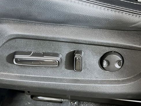 Used 2023 Honda Pilot EX-L image 18