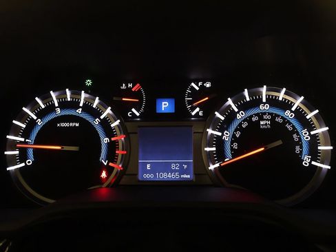 Used 2018 Toyota 4Runner Limited AWD/4WD image 34