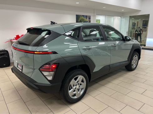 New 2026 Hyundai Kona SE image 7