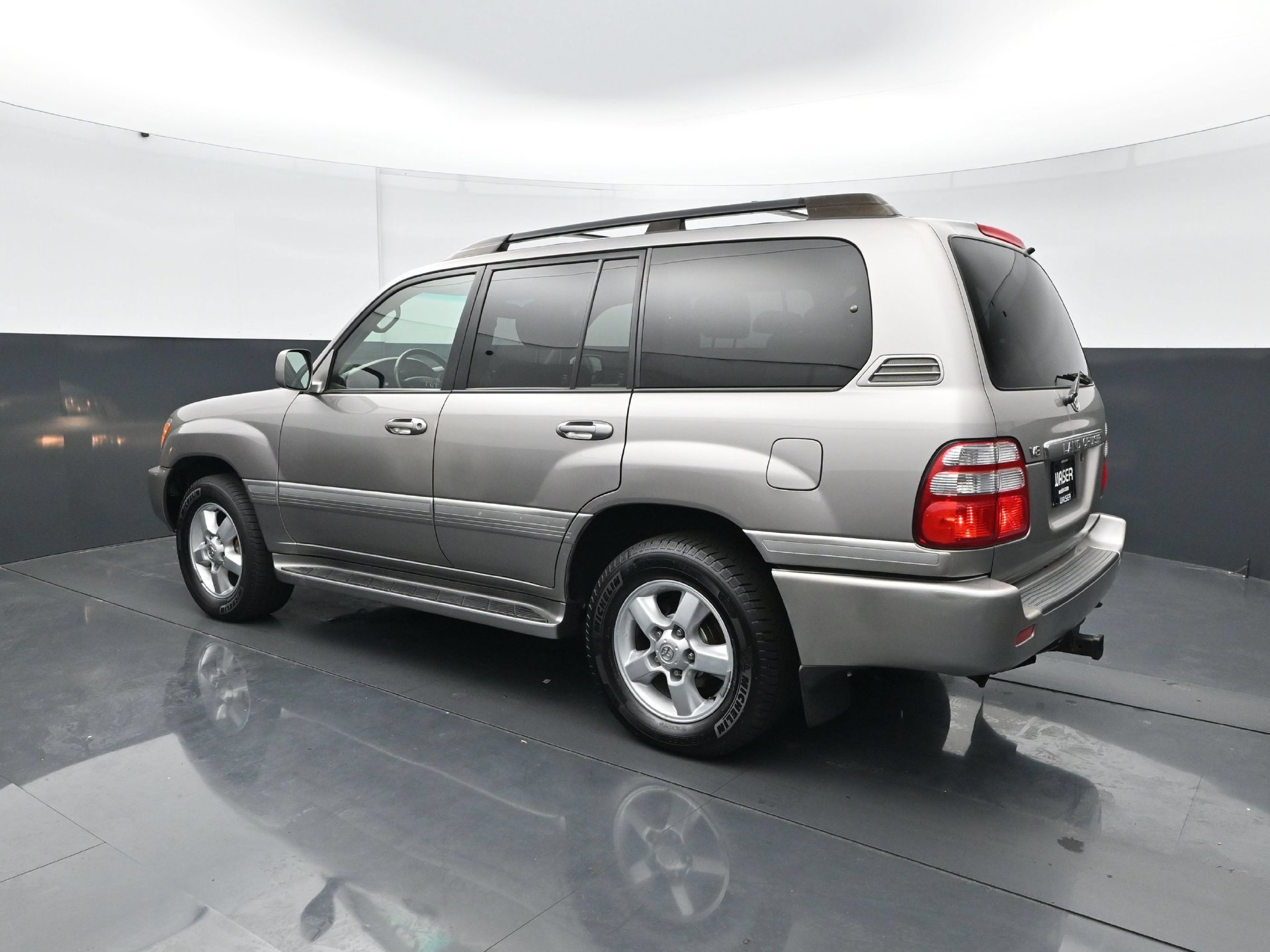Used 2005 Toyota Land Cruiser AWD/4WD image 4