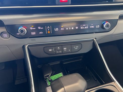 Used 2025 Kia Carnival SX FWD image 28