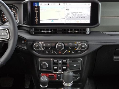 New 2025 Jeep Gladiator Mojave image 13