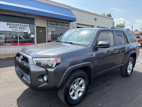 Used 2019 Toyota 4Runner SR5 AWD/4WD image 1