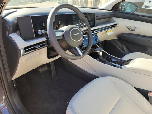 Certified 2025 Hyundai Tucson SEL image 3