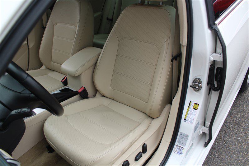 Used 2013 Volkswagen Passat 2.5 SE FWD image 15