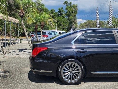 Used 2018 Genesis G90 5.0 Ultimate RWD image 11