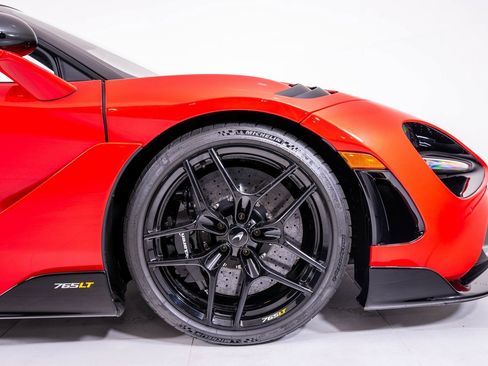 Used 2022 McLaren 765LT image 16