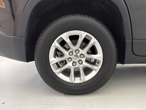 Used 2021 Chevrolet Traverse LT FWD image 12