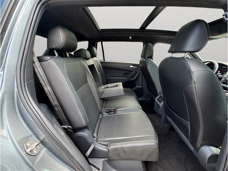 Used 2019 Volkswagen Tiguan SEL Premium R-Line FWD image 41