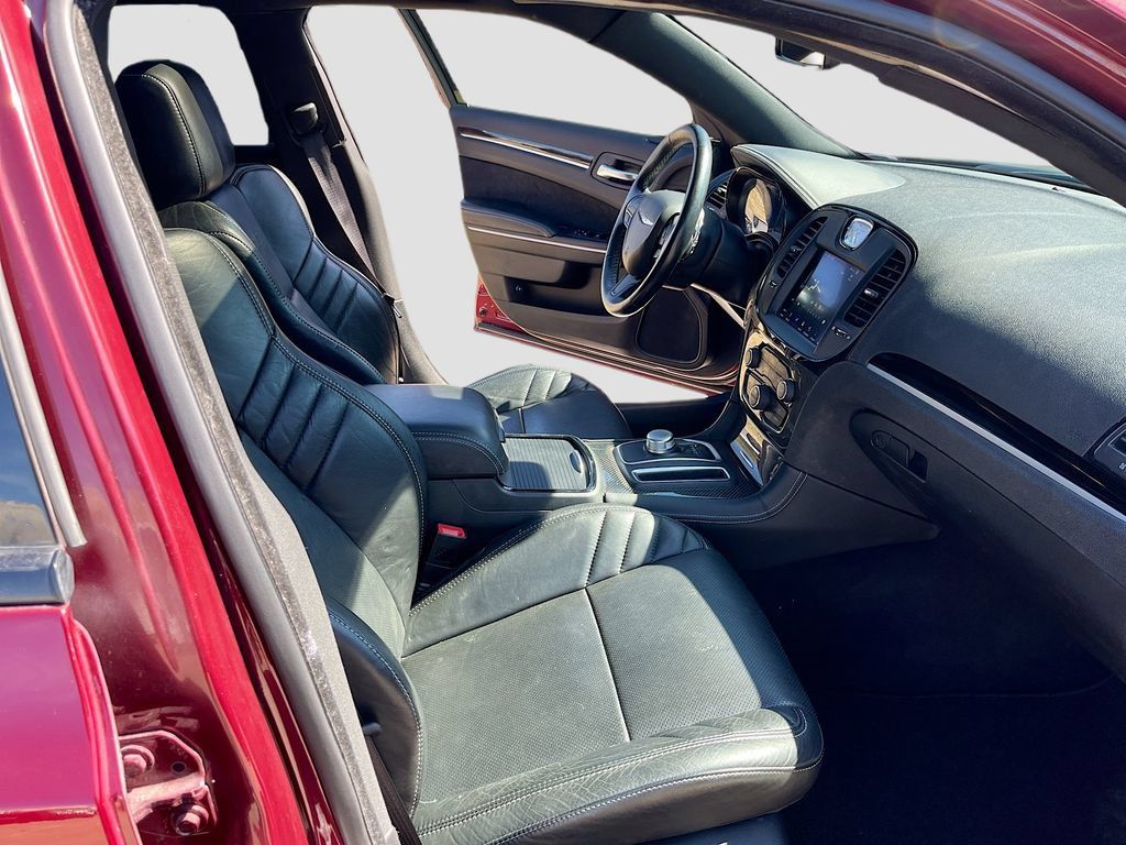Used 2023 Chrysler 300 C RWD image 29