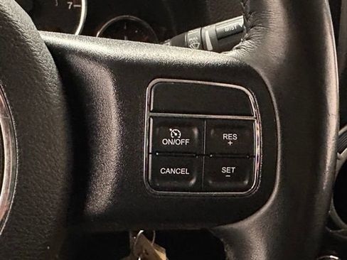 Used 2018 Jeep Wrangler Unlimited Sahara w/ Connectivity Group image 11