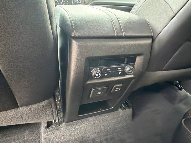 Used 2023 Chevrolet Traverse High Country AWD/4WD image 16