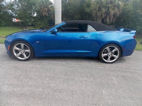 Used 2018 Chevrolet Camaro SS RWD image 9