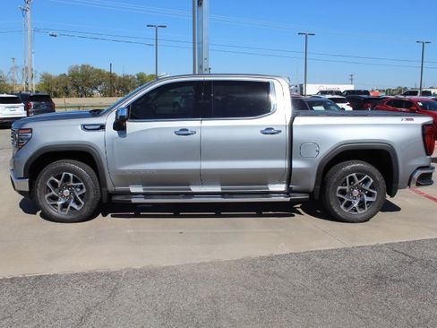 New 2026 GMC Sierra 1500 SLT image 2