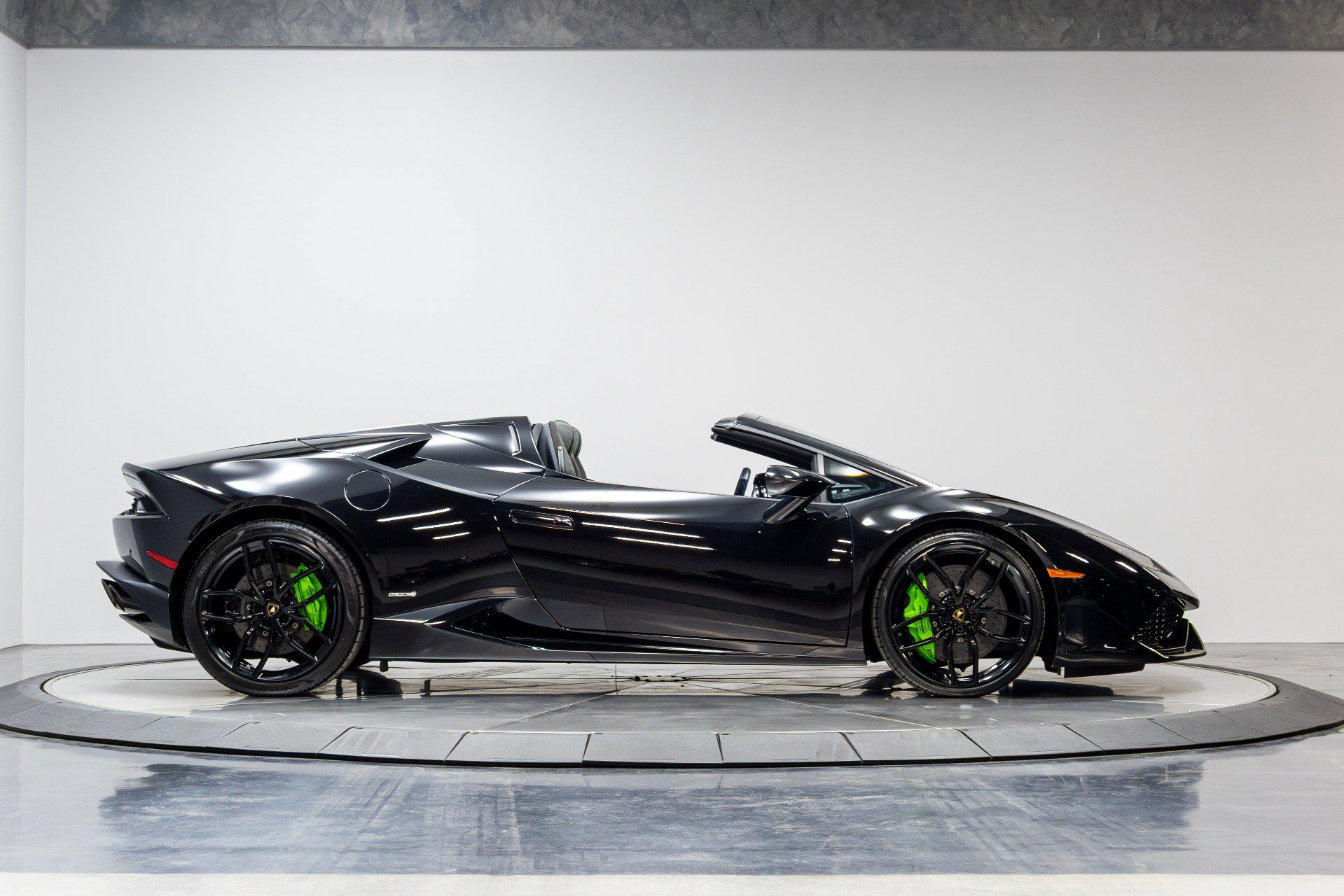 Used 2017 Lamborghini Huracan LP 610-4 AWD/4WD image 19