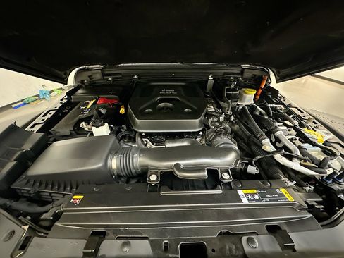 Used 2023 Jeep Wrangler Unlimited Rubicon 4xe w/ Cold Weather Group AWD/4WD image 34