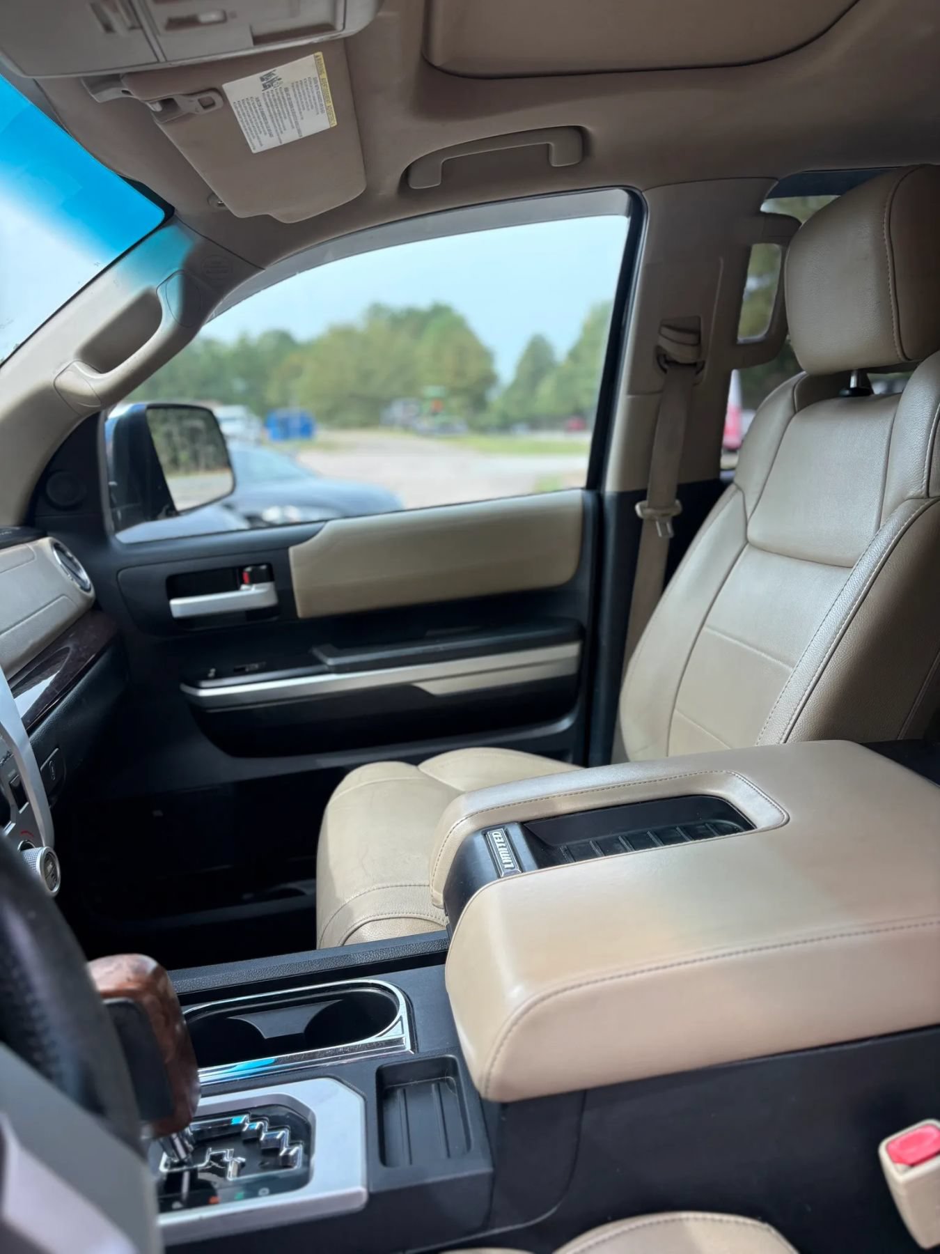 Used 2014 Toyota Tundra Limited w/ Limited Premium Package AWD/4WD image 11