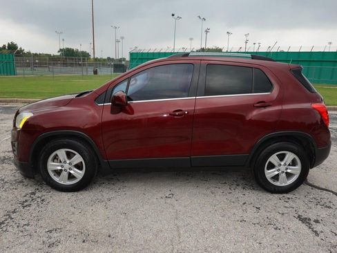 Used 2016 Chevrolet Trax LT w/ LT Convenience Package FWD image 4