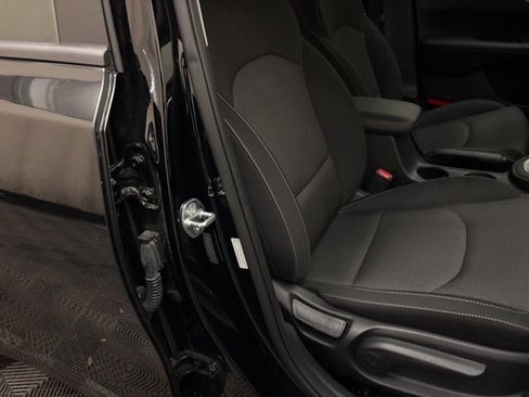 Certified 2023 Kia Forte LXS w/ LXS Technology Package image 21