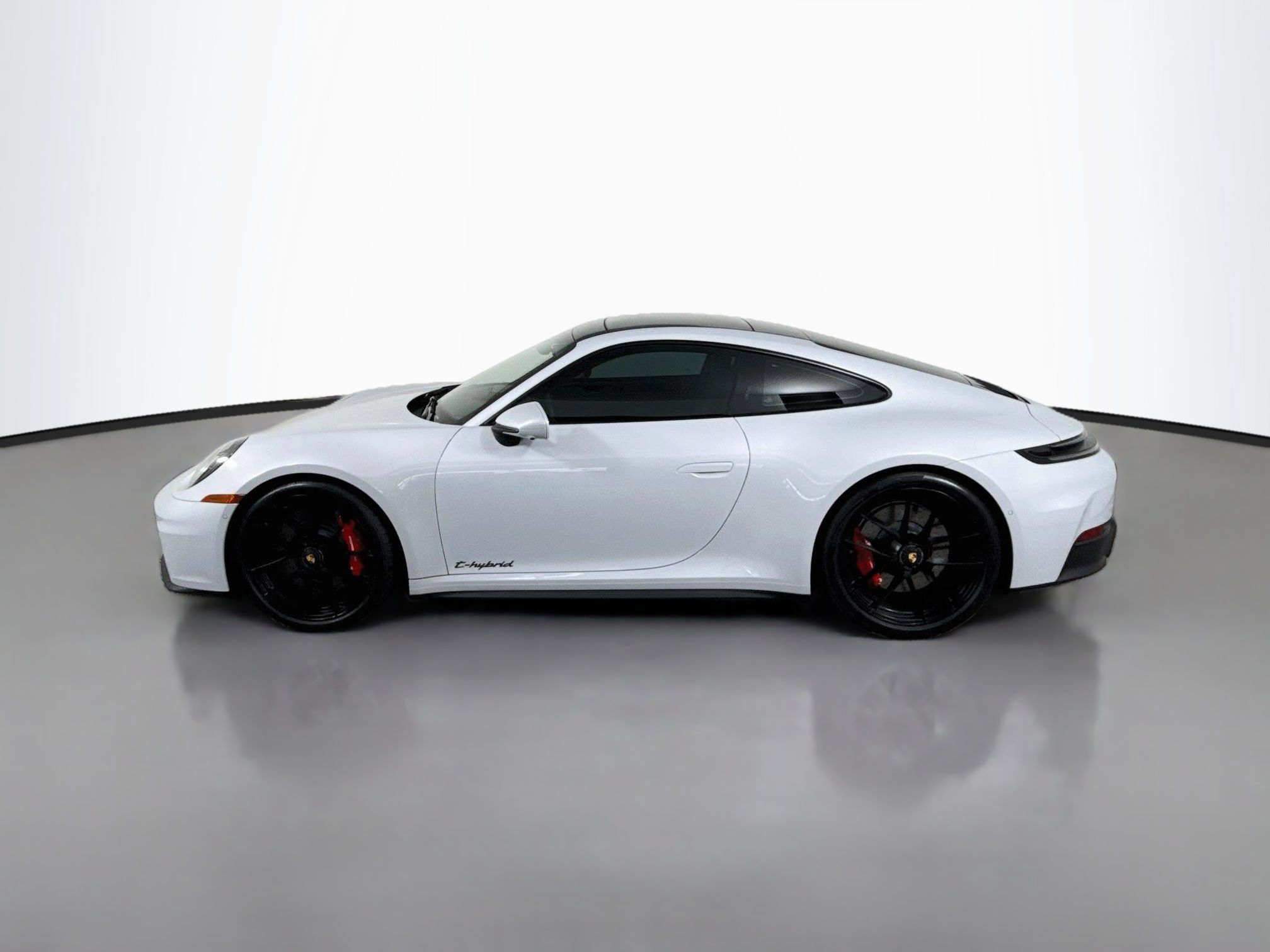 Certified 2025 Porsche 911 Carrera 4 GTS AWD/4WD image 2