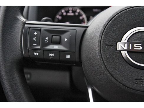 Used 2024 Nissan Pathfinder S FWD image 19