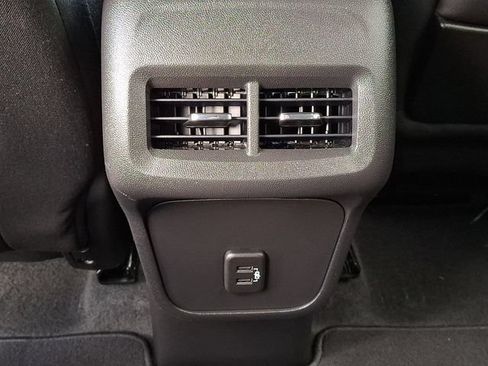 Used 2024 GMC Terrain SLE w/ Driver Convenience Package AWD/4WD image 11