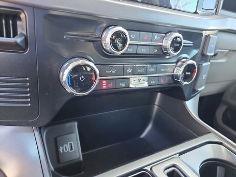 New 2025 Ford F150 Lightning XLT image 30