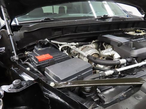 Used 2020 Chevrolet Silverado 1500 High Country image 23