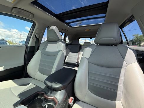 Used 2020 Toyota RAV4 Limited AWD/4WD image 13