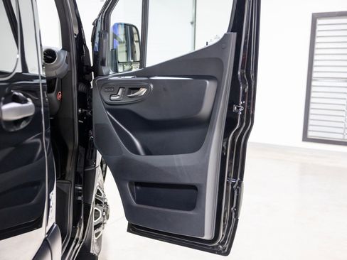 Used 2025 Mercedes-Benz Sprinter 3500 image 14
