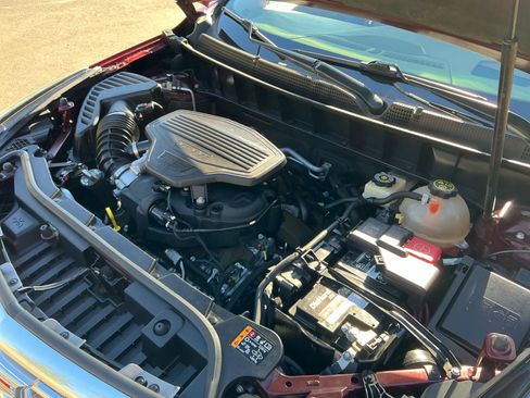 Used 2017 Cadillac XT5 Platinum w/ Driver Assist Package image 24