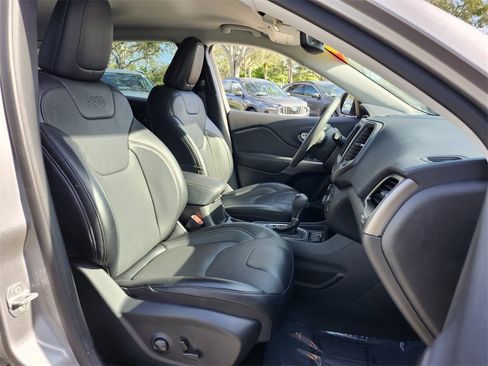 Used 2022 Jeep Cherokee Latitude Lux image 14