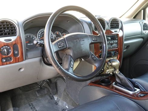 Used 2004 GMC Envoy SLT image 3