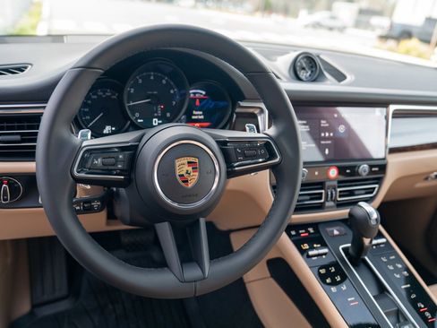 New 2026 Porsche Macan image 14