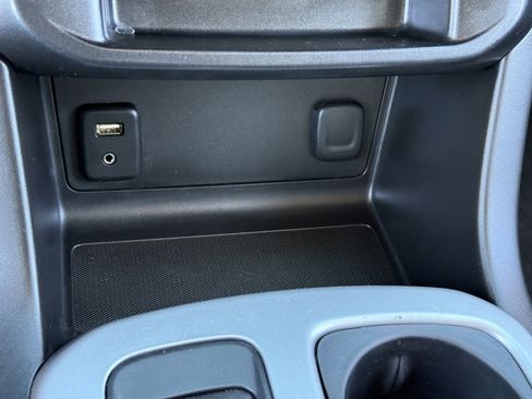 Used 2015 Chevrolet Colorado LT w/ LT Convenience Package image 32