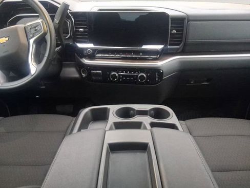 Used 2025 Chevrolet Silverado 1500 LT image 10
