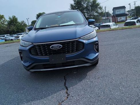 Certified 2023 Ford Escape Platinum w/ Premium Technology Package AWD/4WD image 2
