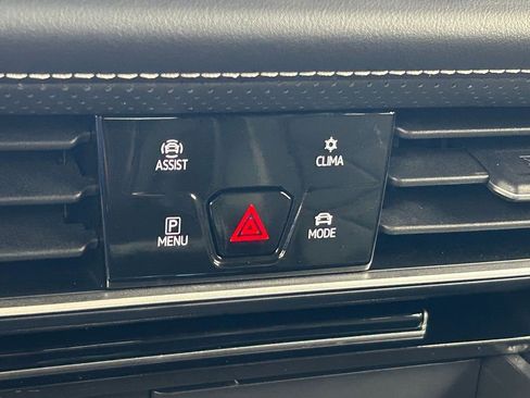 Used 2024 Volkswagen Atlas SE FWD image 26