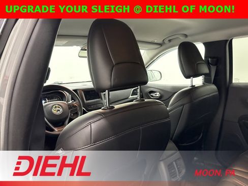 Used 2019 Jeep Cherokee Latitude Plus w/ Cold Weather Group image 14