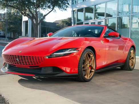 Used 2024 Ferrari Roma Spider image 5