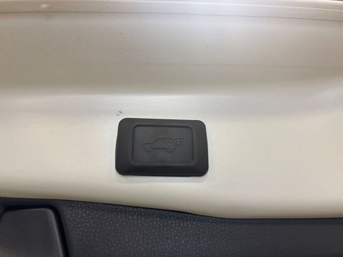 Used 2025 Toyota RAV4 XLE image 25