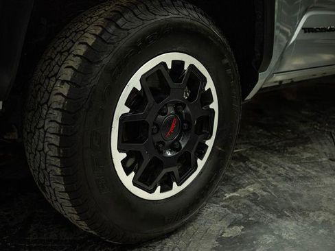 Used 2024 Toyota Tacoma TRD Off-Road image 3