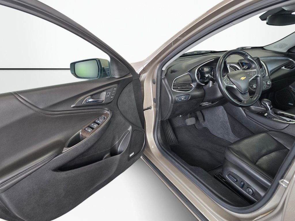 Used 2024 Chevrolet Malibu LT FWD image 32