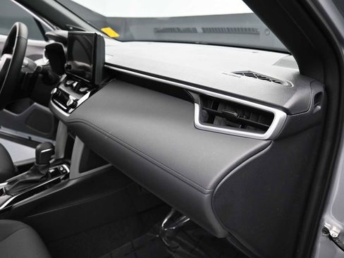 Used 2025 Toyota Corolla Cross AWD Hybrid w/ Moonroof Package image 15