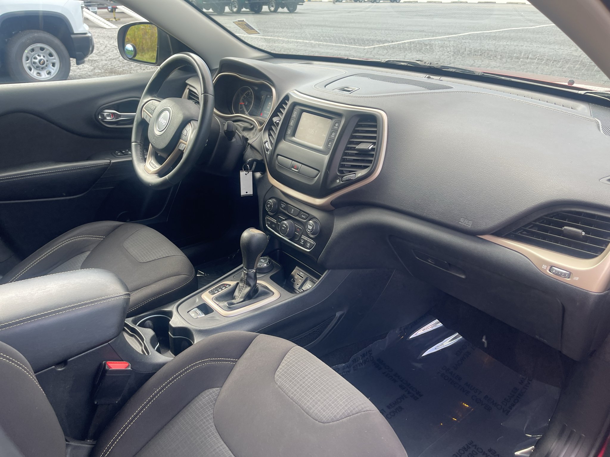 Used 2015 Jeep Cherokee Latitude AWD/4WD image 28