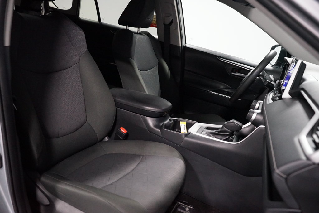 Certified 2025 Toyota RAV4 XLE FWD image 28