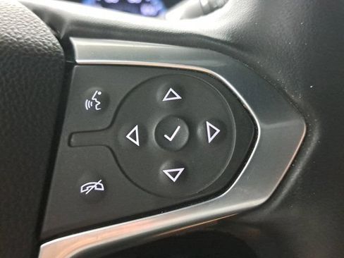 Used 2023 Chevrolet Traverse LT FWD image 26