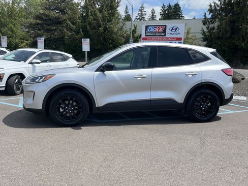 Used 2020 Ford Escape SE Sport AWD/4WD image 2